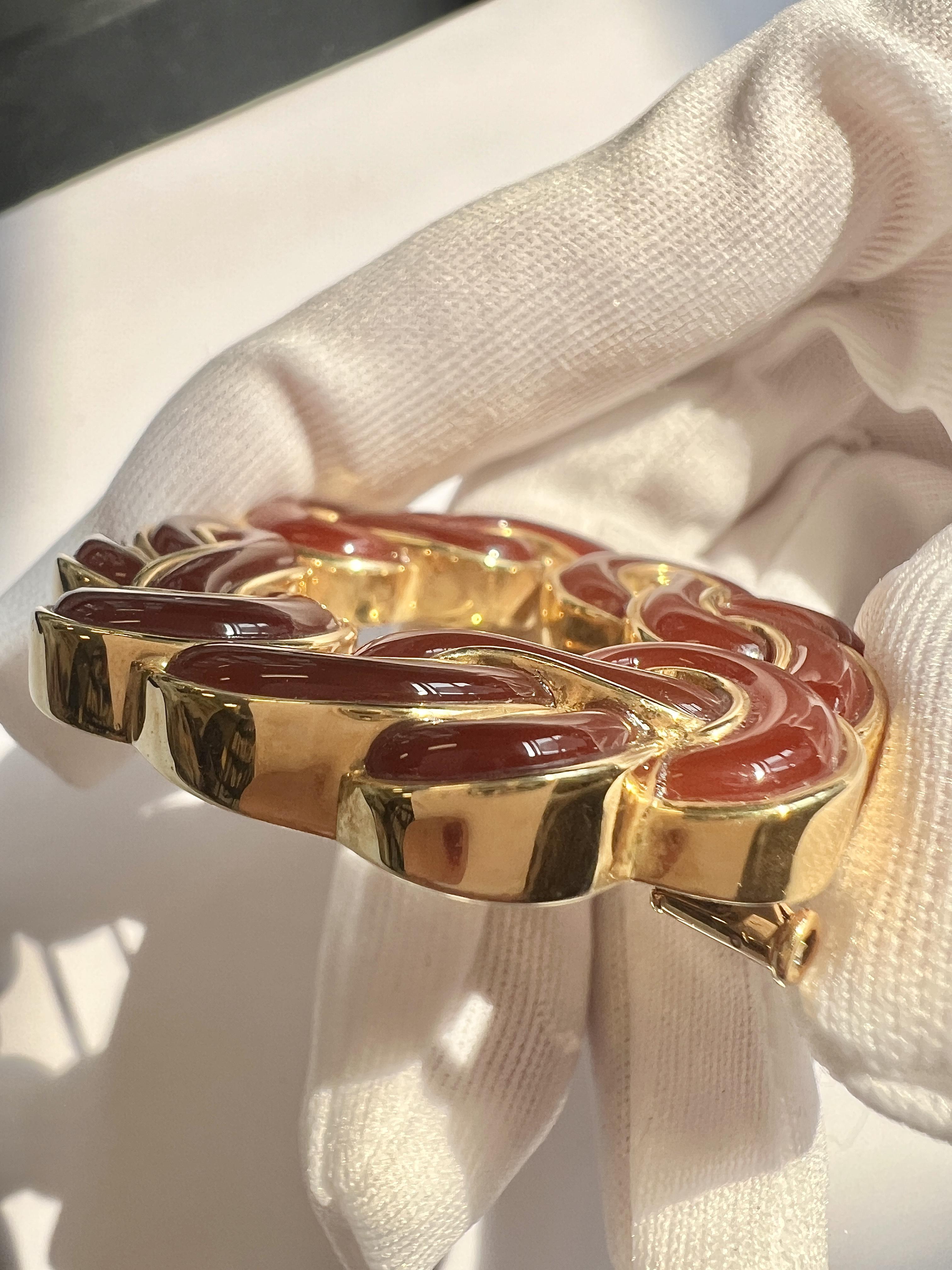 Angela Cummings Sailor's Knot Carnelian Yellow Gold Brooch