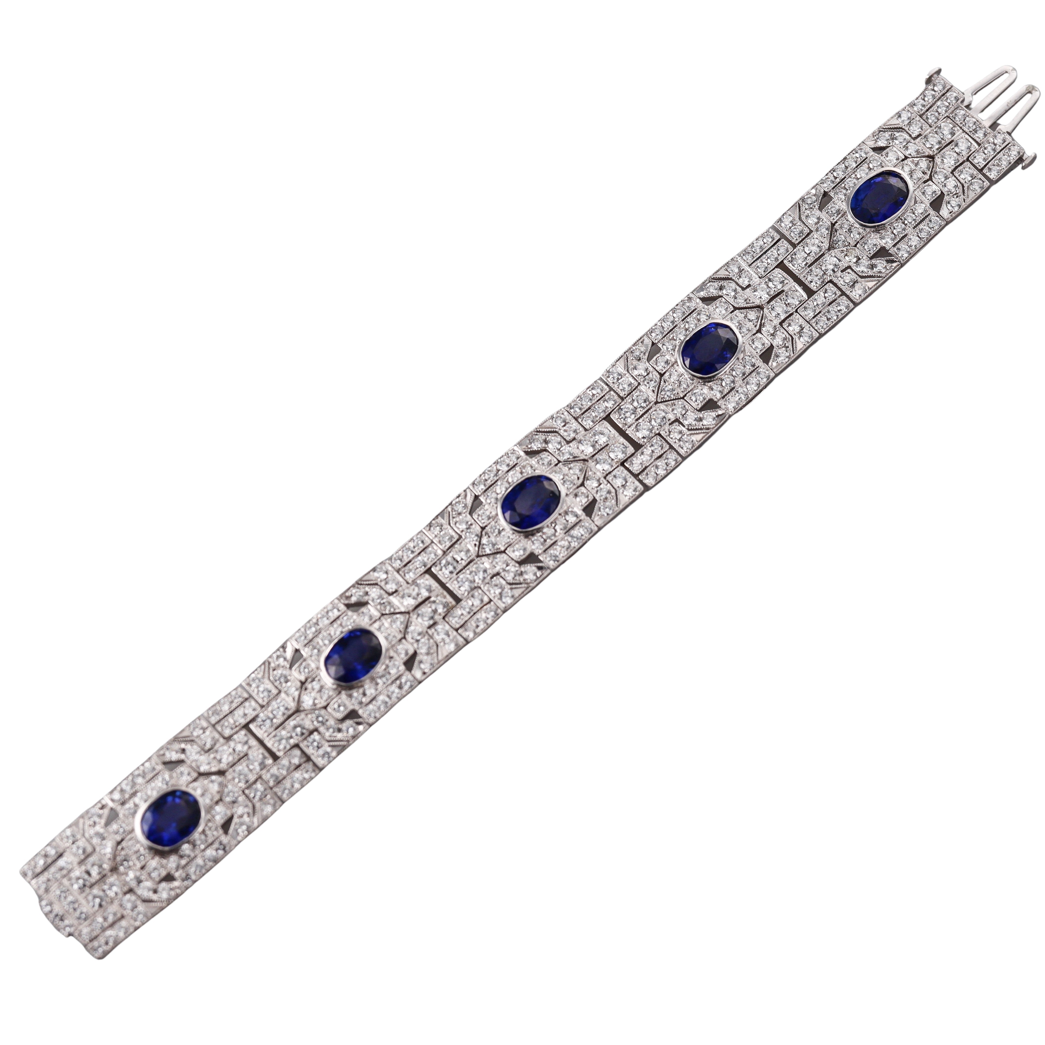 Impressive Platinum 12 Carats Ceylon Sapphire Diamond Bracelet
