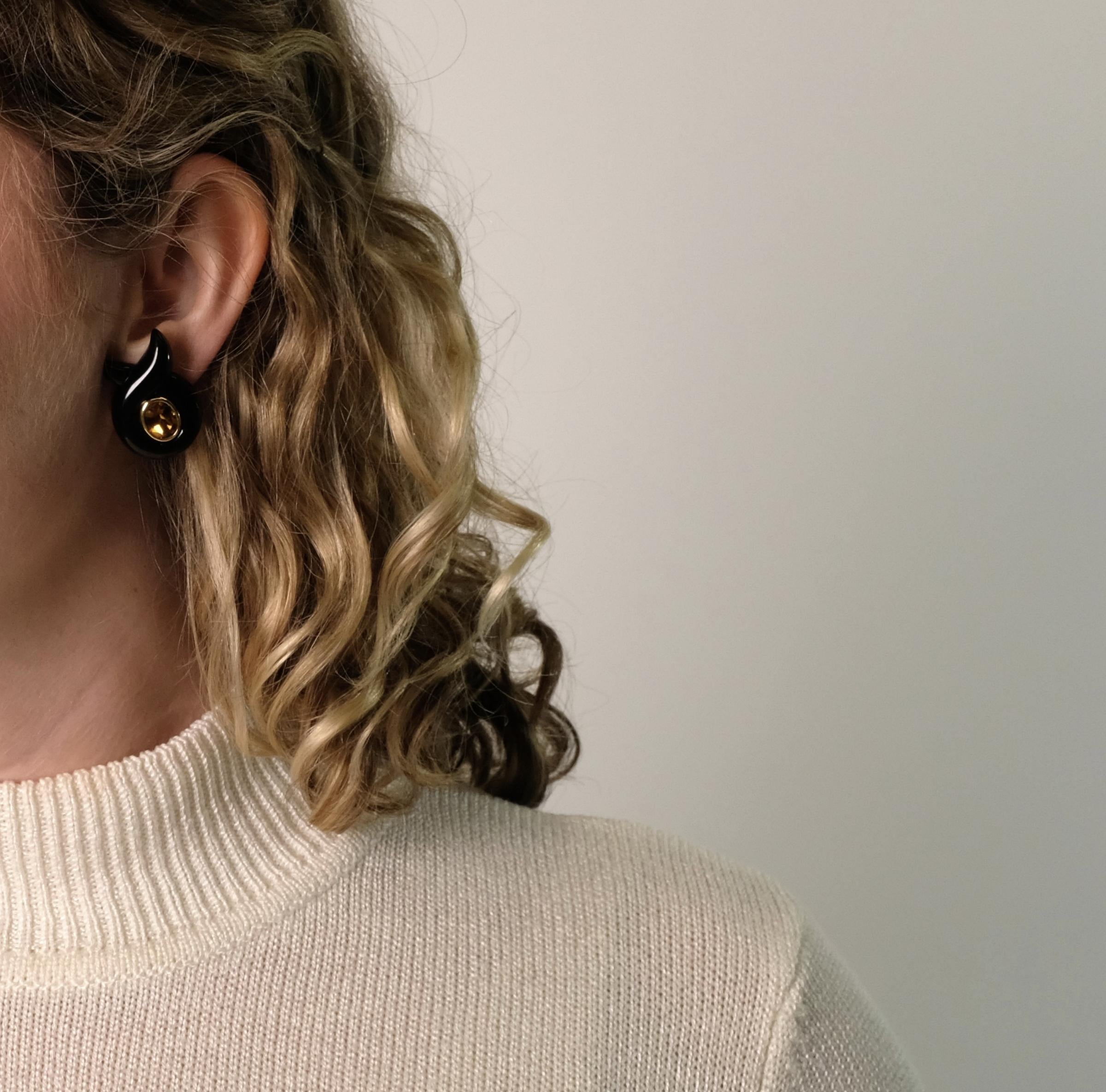 Verdura Pair of 18K Gold, Onyx and Citrine 'Cross-Over' Twisted Ribbon Earclips