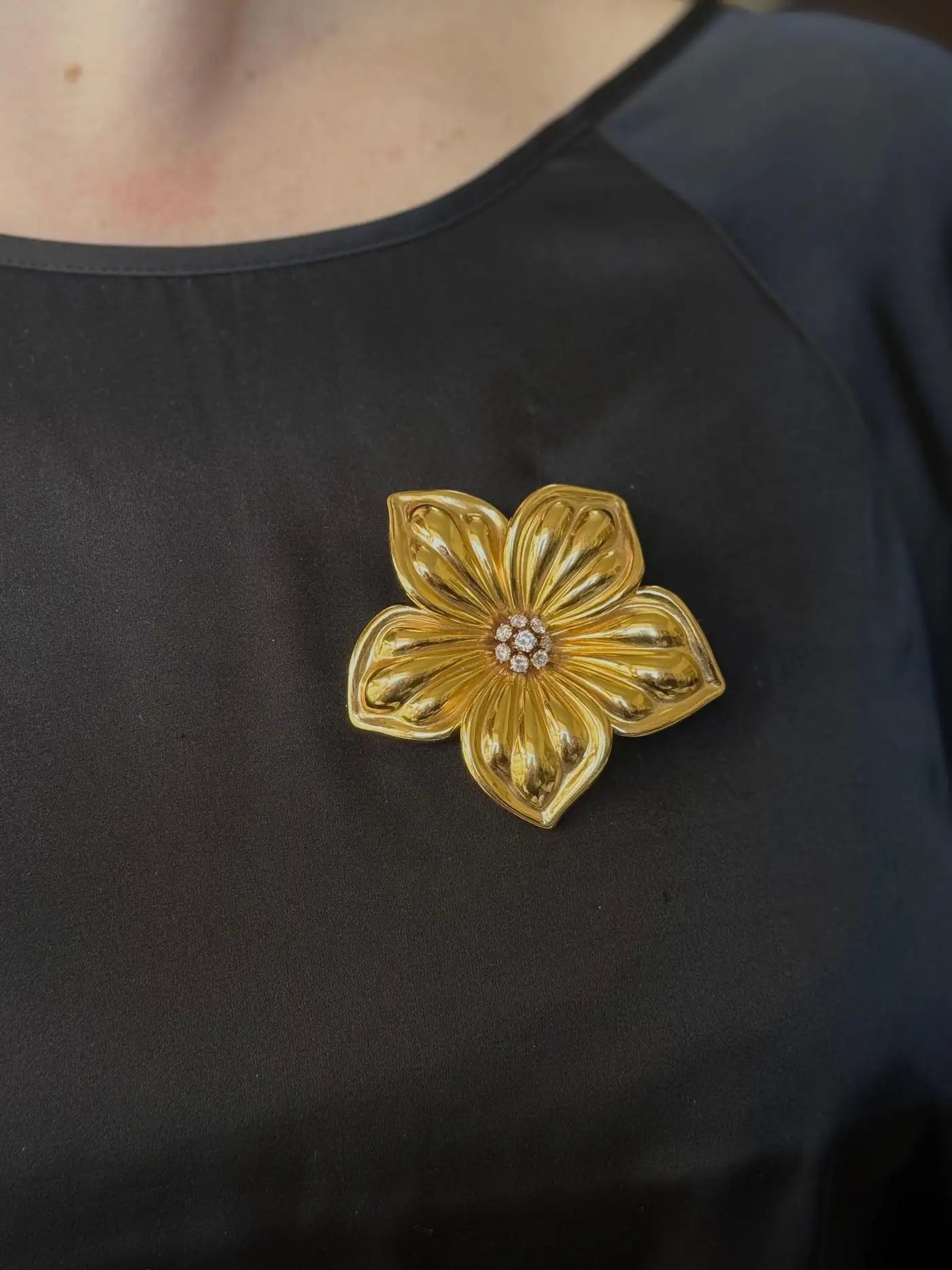 Van Cleef & Arpels Yellow Gold Diamond Large Flower Brooch