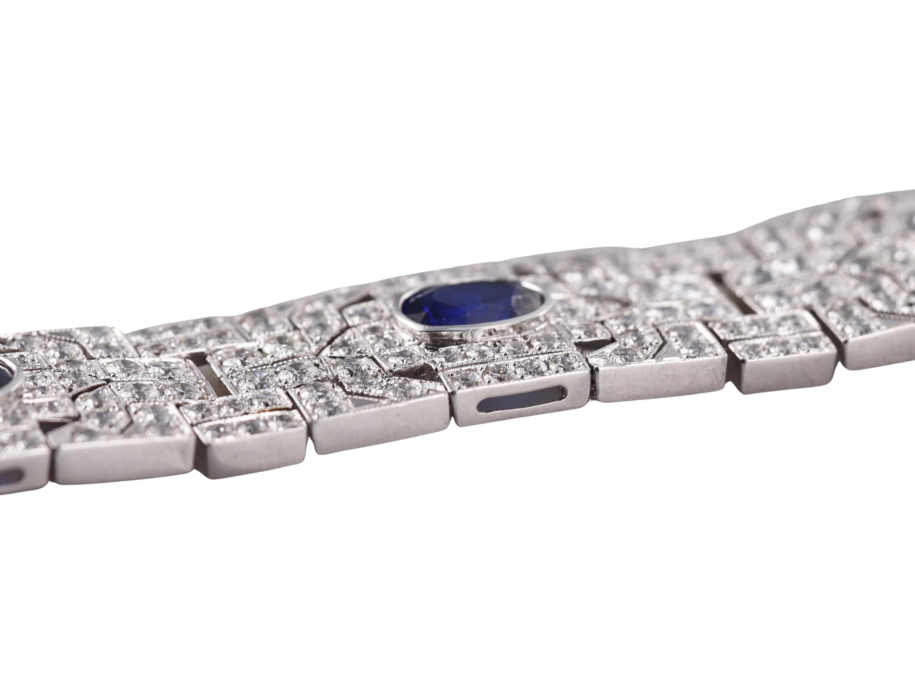 Impressive Platinum 12 Carats Ceylon Sapphire Diamond Bracelet