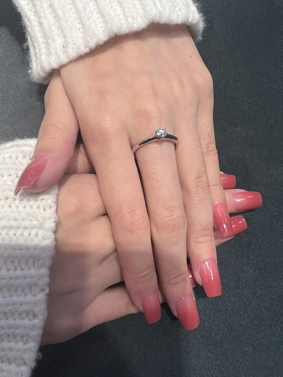 Tiffany & Co Classic Diamond Platinum Solitaire Engagement Ring