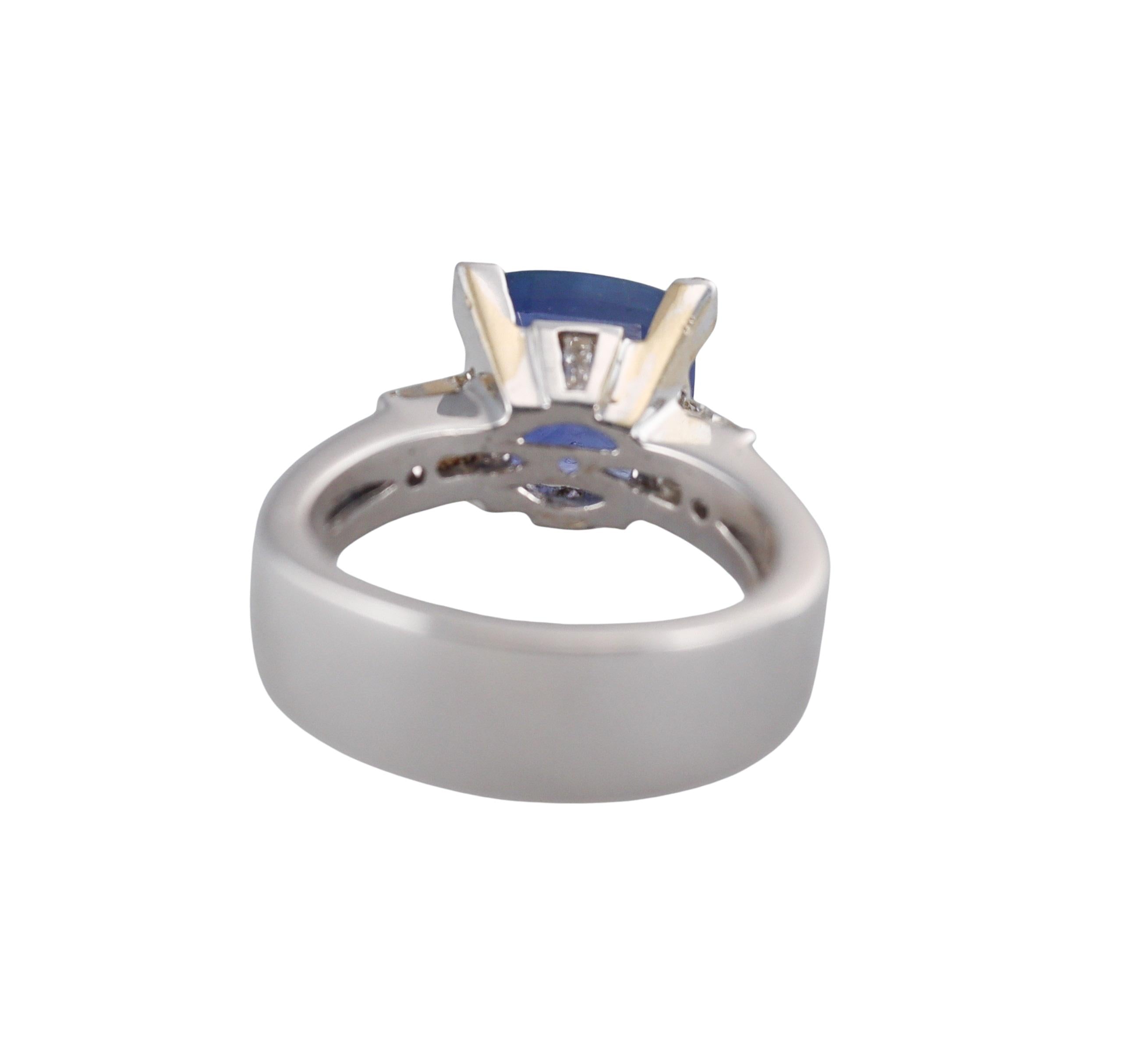 2.90 Carat Sapphire Diamond Gold Ring