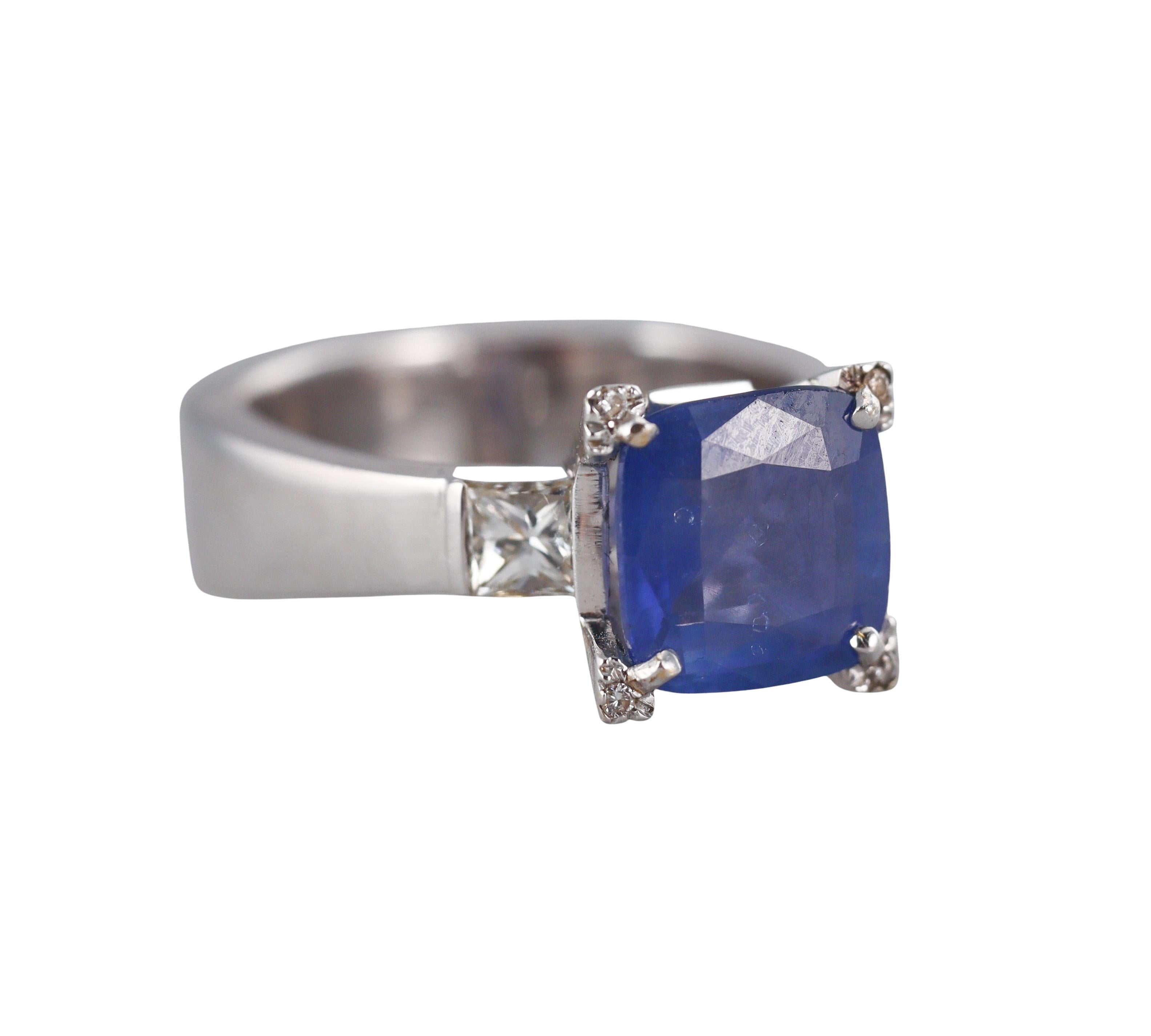 2.90 Carat Sapphire Diamond Gold Ring