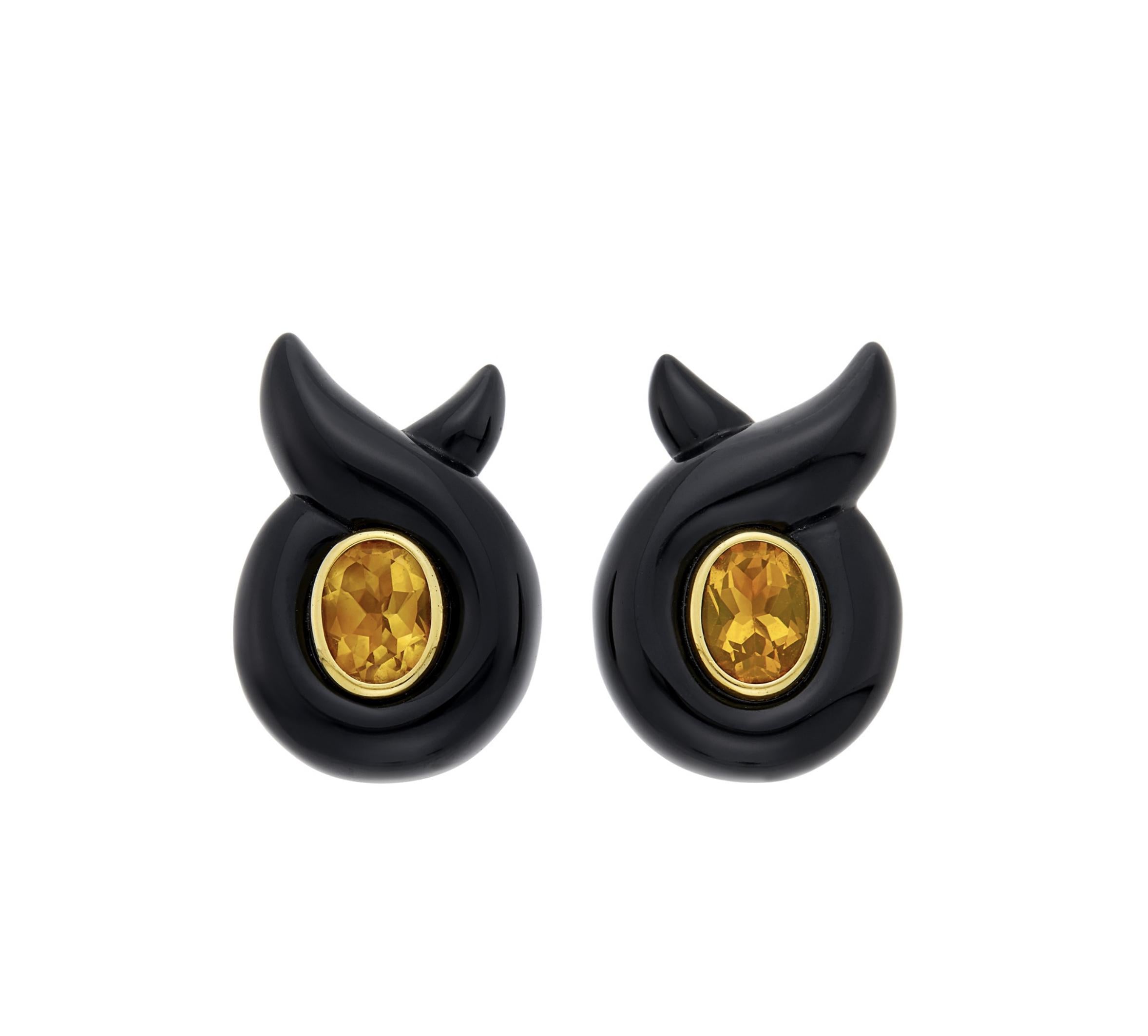 Verdura Pair of 18K Gold, Onyx and Citrine 'Cross-Over' Twisted Ribbon Earclips