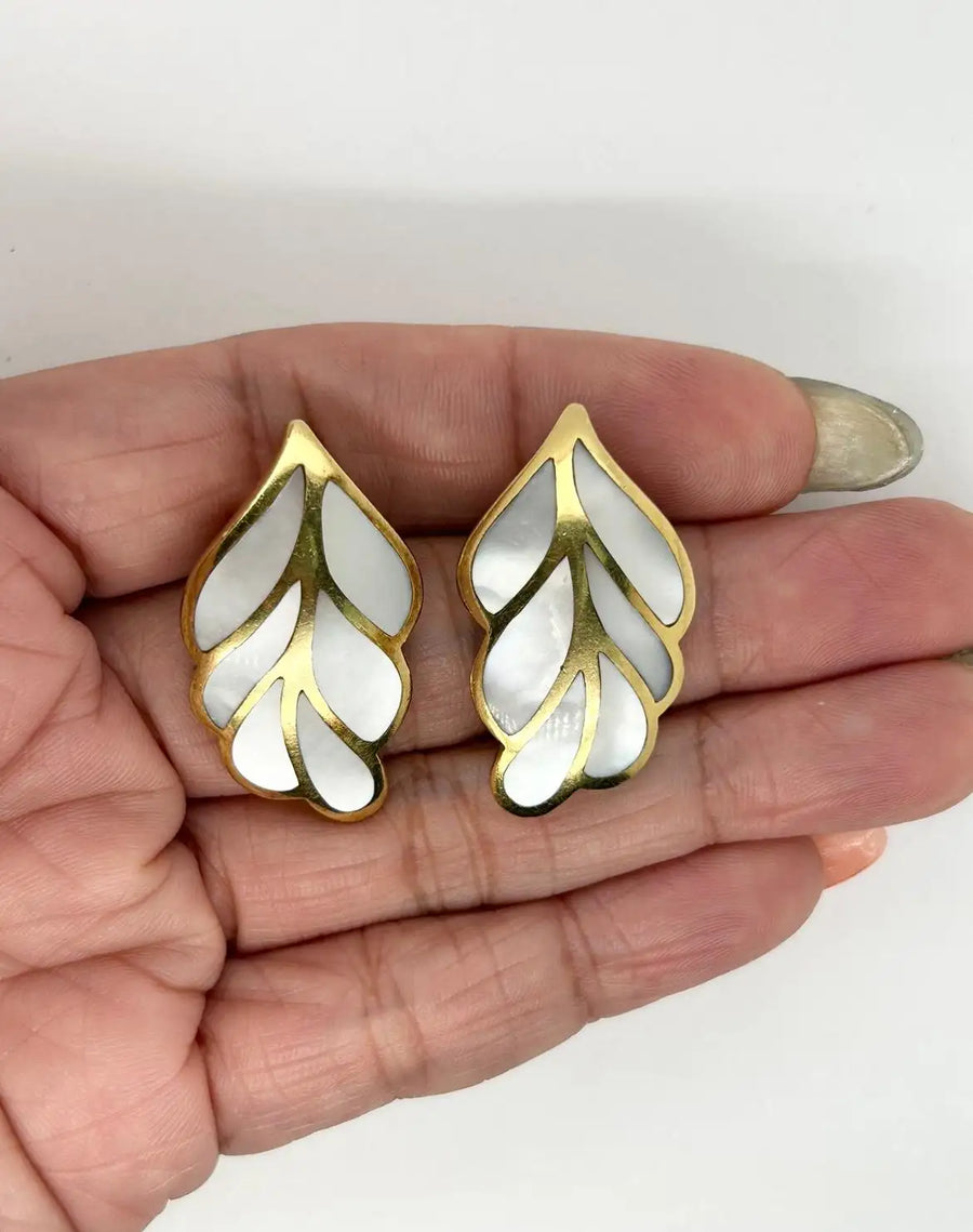 T&Co Mother Of Pearl Inlay 18k Yellow Gold Leaf Clip On Earrings