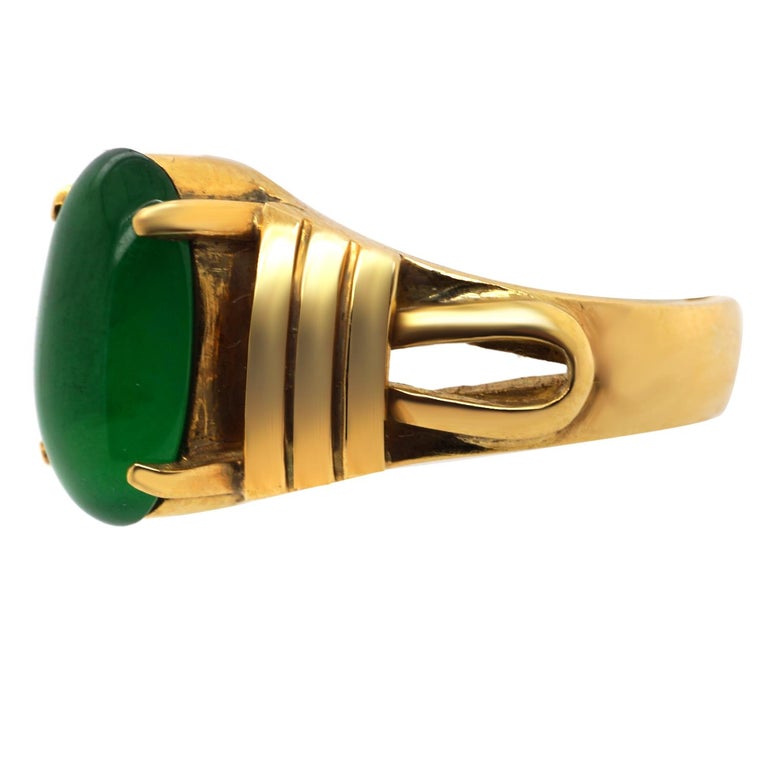 Important Imperial Jadeite Jade 20 Karat Gold Ring